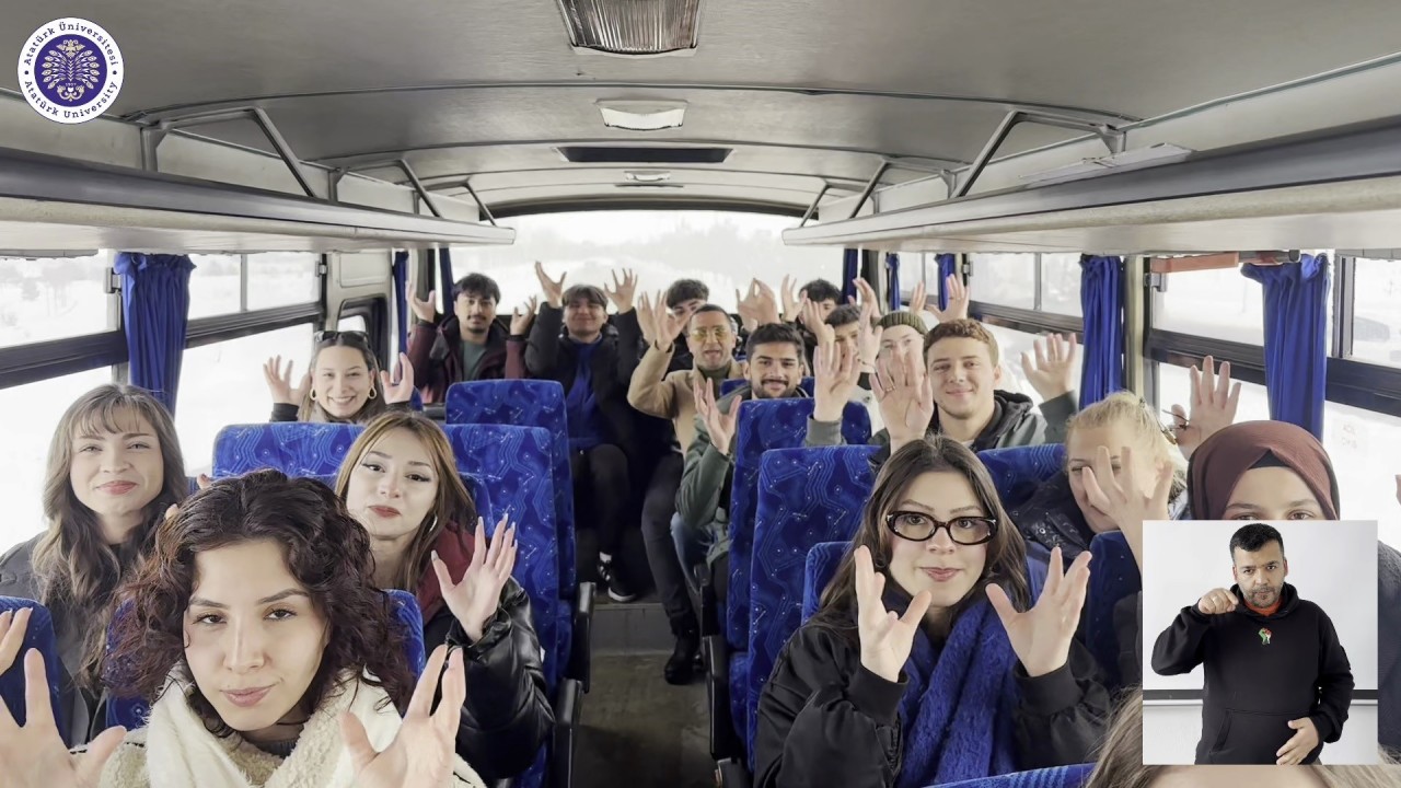 Üniversite öğrencilerinden anlamlı ziyaret! İşitme engelli çocuklarla buluştular