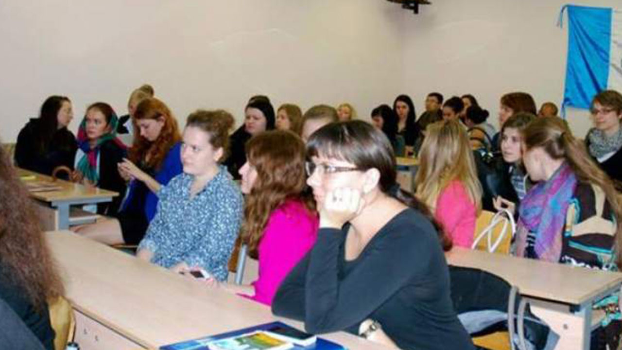 Foto - Üniversite öğrencilerine takdir toplayan uyarı: Düzgün giyinin, Müslümanlar var