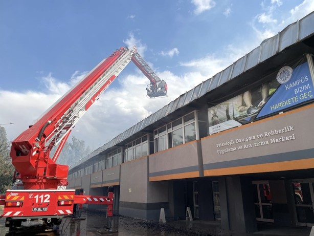 Foto - Üniversitede yangın! Vali'den açıklama