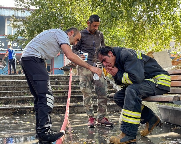 Foto - Üniversitede yangın! Vali'den açıklama