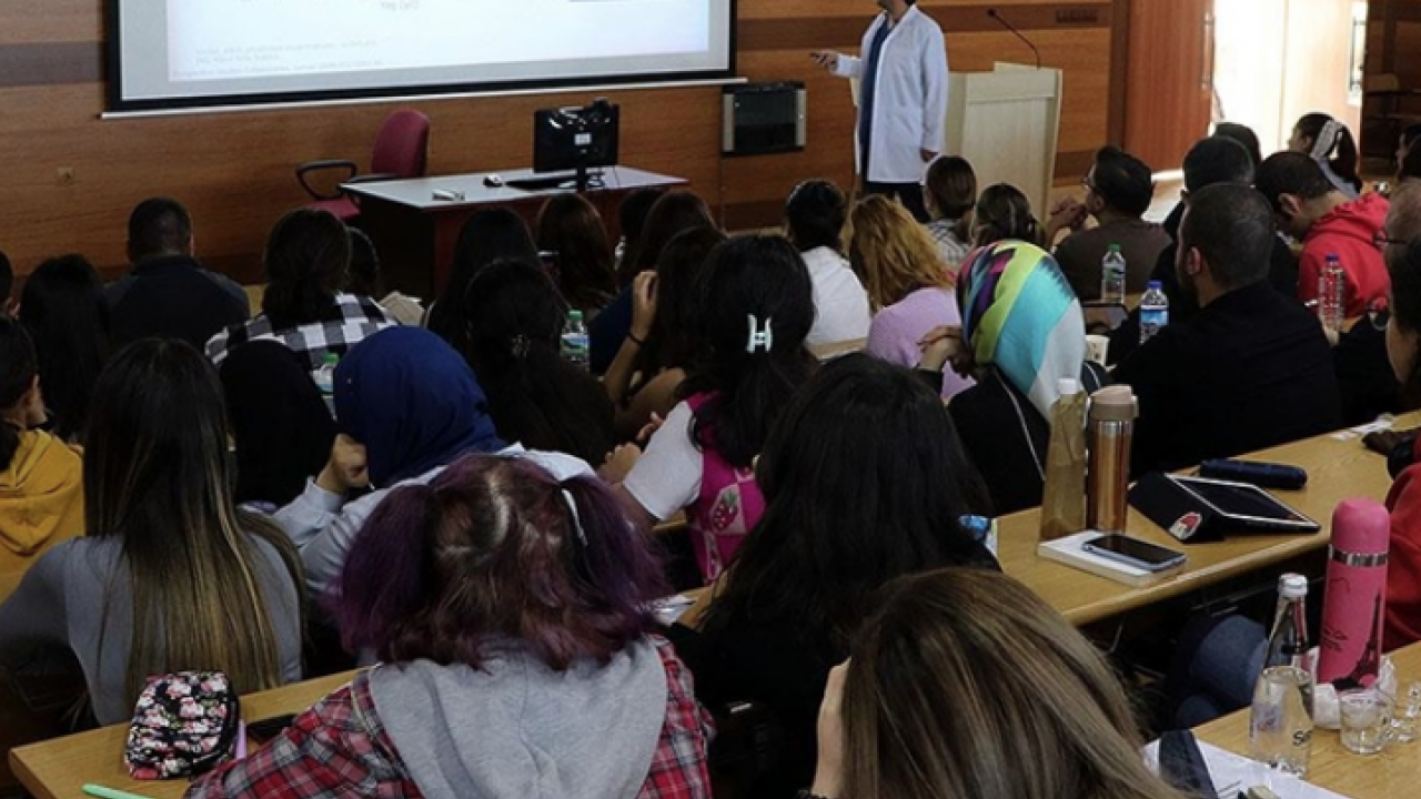 Canlı yayında duyurdu: Üniversitelerde eğitim süresi kısalıyor! Türkiye'de ilk defa uygulanacak