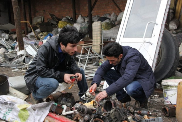 Foto - Üniversiteli gençler "Örümcek Robot" üretti