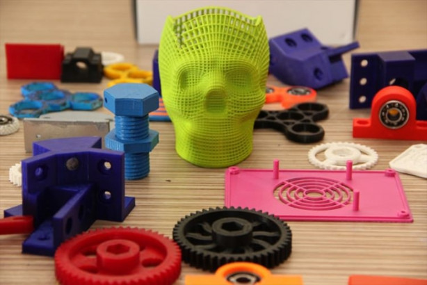 Foto - Üniversiteli gençler "Örümcek Robot" üretti