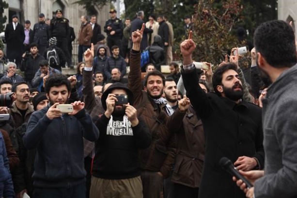 Foto - Üniversiteli Müslümanlar kıyamda
