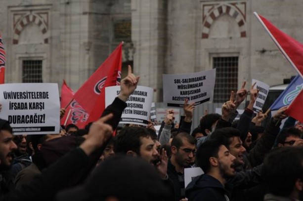 Foto - Üniversiteli Müslümanlar kıyamda