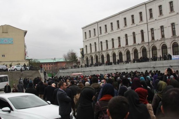 Foto - Üniversiteli Müslümanlar kıyamda