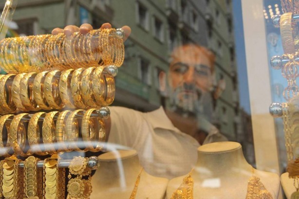 Ünlü banka müşterilerine altınla ilgili mesaj yolladı! Hemen bunu yapmalarını istedi