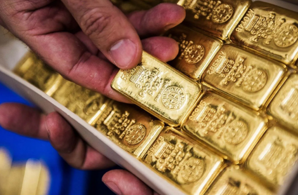 Foto - Ünlü banka müşterilerine altınla ilgili mesaj yolladı! Hemen bunu yapmalarını istedi