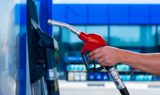 Foto - Ünlü ekonomist akaryakıt fiyatlarıyla ilgili herkesi üzecek haberi verdi! Maalesef bu olacak