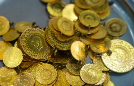 Ünlü ekonomistten ezber bozan gram altın tahmini: Kuyumcular önünde kuyruklar oluşacak