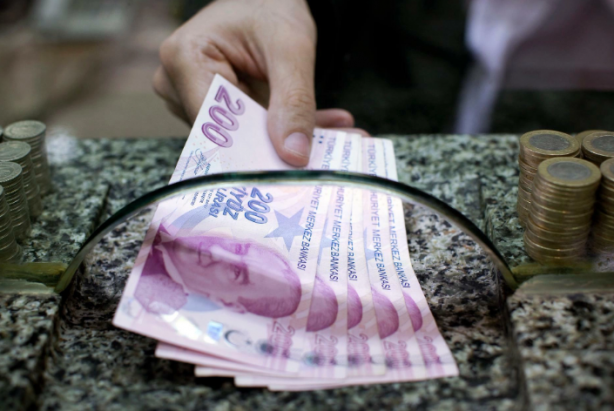 Çok konuşulacak açıklama geldi! Dolar 22 liraya çıkarsa asgari ücrette o rakam duyurulacak