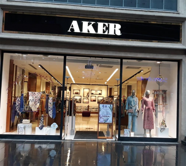 Foto - Ünlü eşarp markası Aker hakkında beklenmedik karar! Resmen duyuruldu