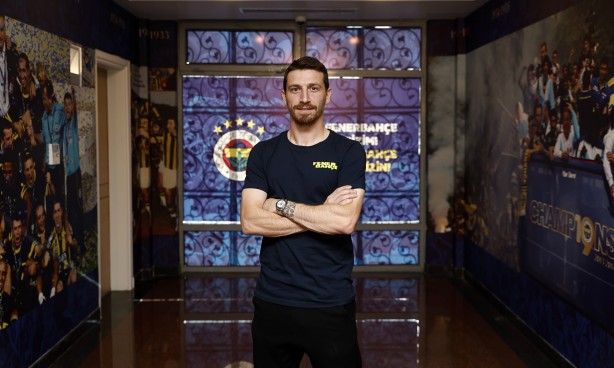 Foto - Ünlü futbolcu Mert Hakan'dan "Helal olsun" dedirten çıkış! Kabul edemiyorum dedi...