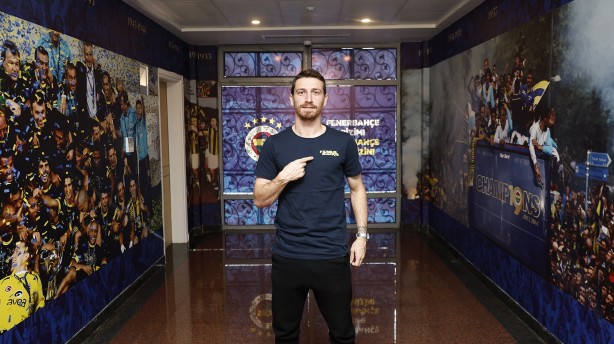 Ünlü futbolcu Mert Hakan'dan "Helal olsun" dedirten çıkış! Kabul edemiyorum dedi...