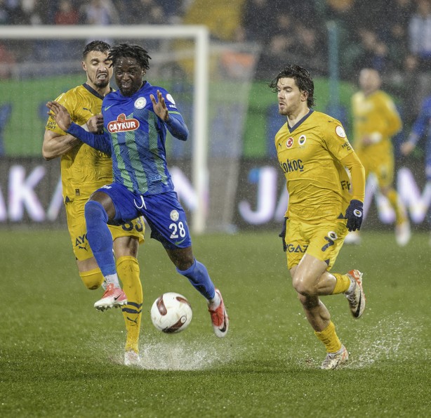 Foto - Ünlü futbolcu, sessiz sedasız gidecek mi? O Arap takımı devrede: Fenerbahçe'nin kalbini sökecekler! 