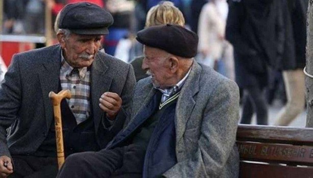 Foto - Ünlü gazeteci, ‘kesin’ diyerek tarihi açıkladı! Hükümet, emekli maaşlarının üstüne ek zammın dışında o parayı verecek! Heh, şimdi oldu işte