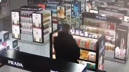 Foto - Ünlü hakem maç sonu hırsızlık yaparken yakalandı! Kimse inanamadı