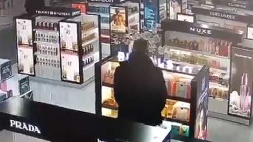 Foto - Ünlü hakem maç sonu hırsızlık yaparken yakalandı! Kimse inanamadı