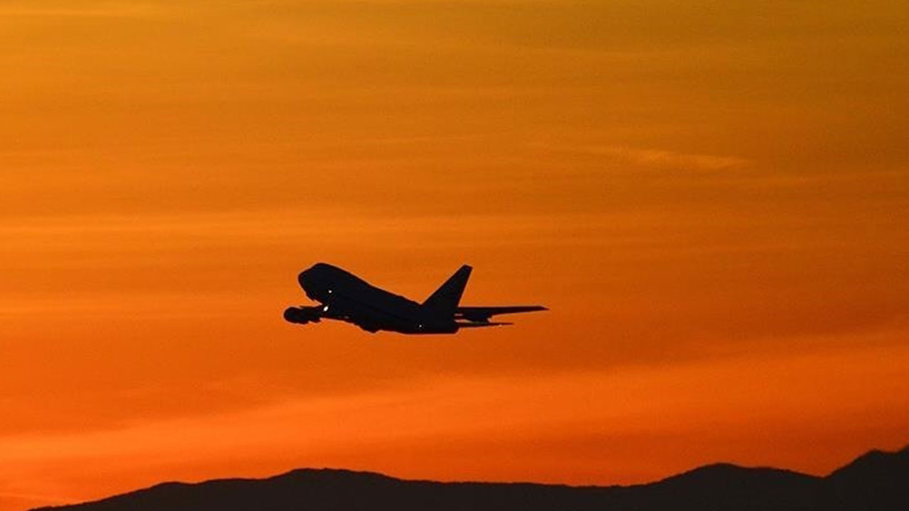 Foto - Ünlü havayolu devi iflas ediyor! Pilotlar geçinmek için kuryelik yapmaya başladı