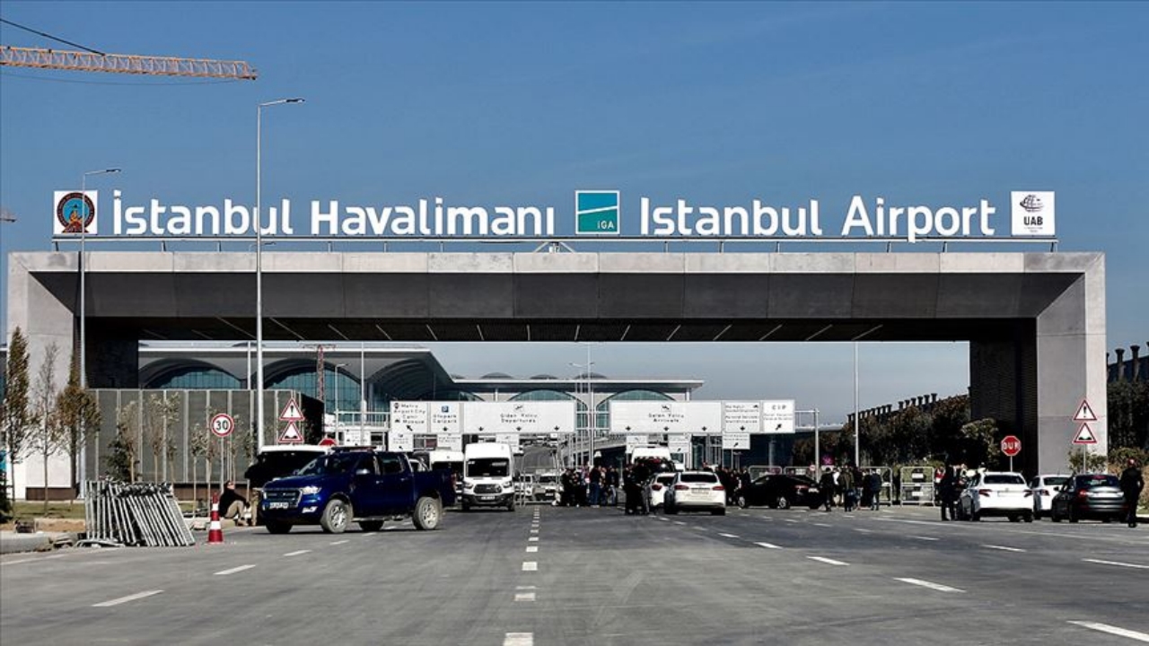 Ünlü iş adamının eşi İstanbul Havalimanı’nda gözaltına alındı! Herkes şaşkın