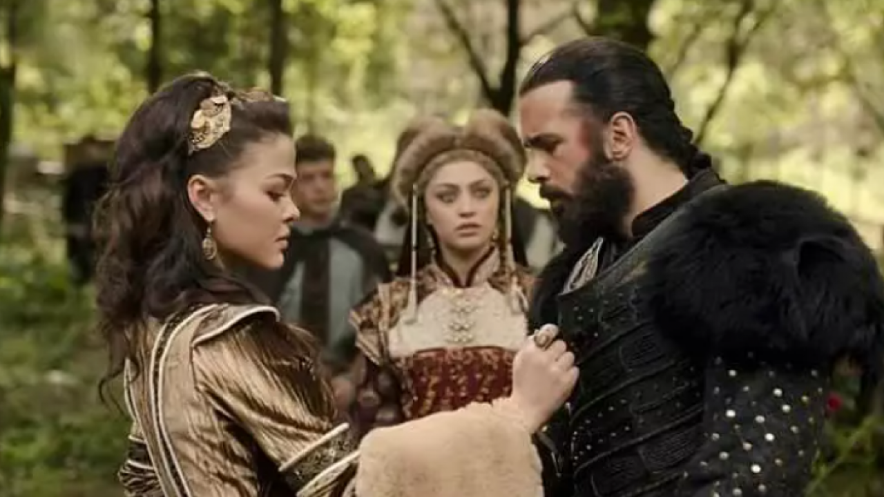 Alparslar dizisinin yıldızıydı: Ünlü oyuncunun evi kül oldu! 