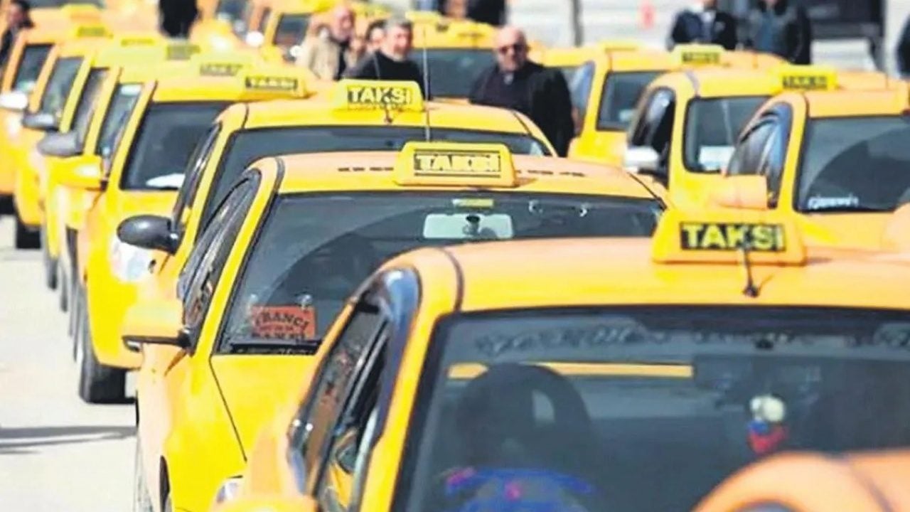 Foto - Ünlü isimden taksicilere tehdit: Siz bittiniz