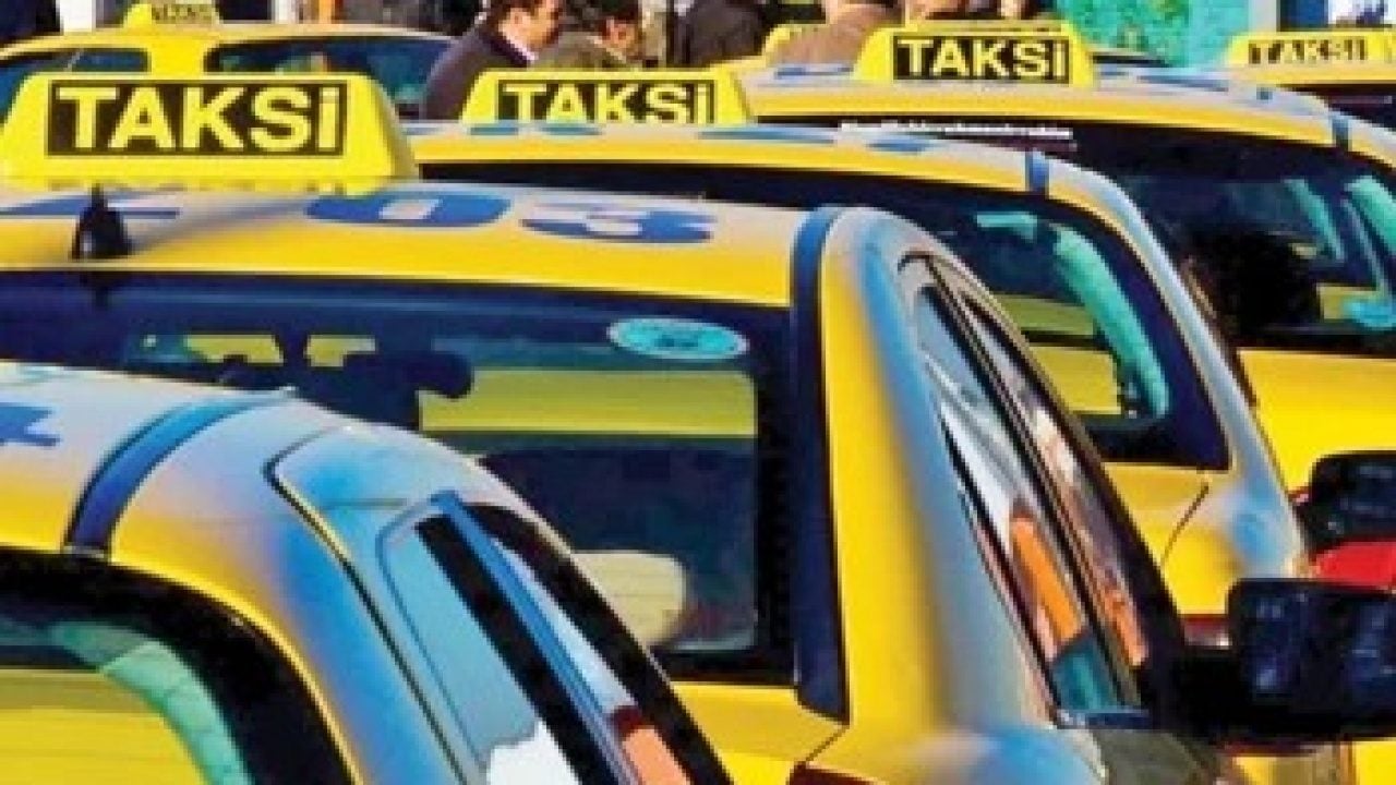 Foto - Ünlü isimden taksicilere tehdit: Siz bittiniz