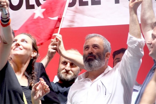 Foto - Ünlü isimlerden demokrasi nöbetine destek