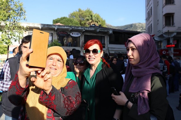 Foto - Ünlü isimlerden Mehmetçik'e destek