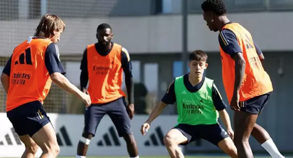 Foto - Ünlü İspanya devinden açıklama geldi! Arda Güler hakkında çok net konuştu: Ancelotti açıkladı...