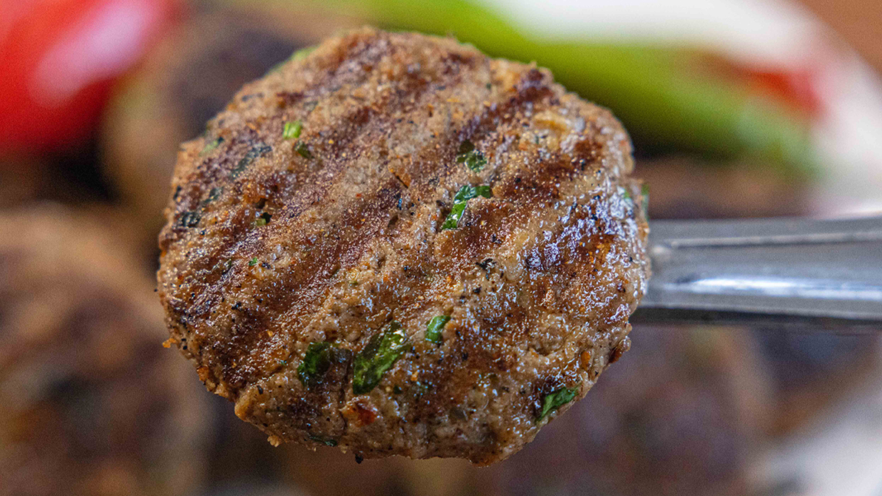 Foto - Ünlü köftecide skandal! Dana eti diye bakın ne yedirmişler
