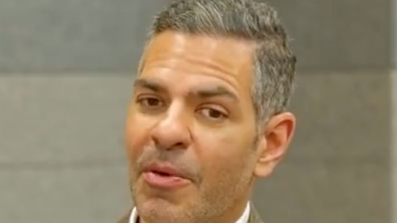 Ünlü milyarderin acı ölümü! Ağzından girince kalbi durdu