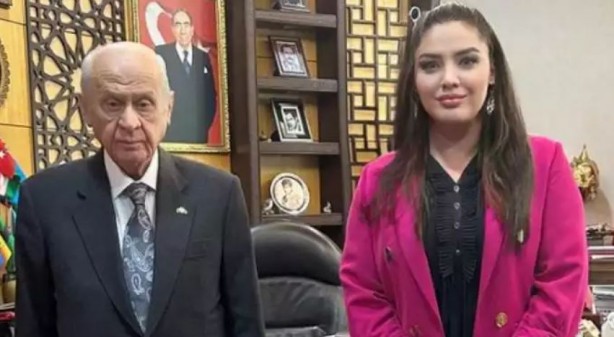 Foto - Ünlü oyuncu MHP'den aday oldu