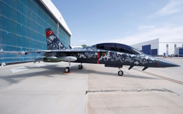 Foto - Ünlü pilot, Almanya'nın bile istediği Hürjet ile ilgili bomba gelişmeyi 'Nazar değmesin' diyerek duyurdu