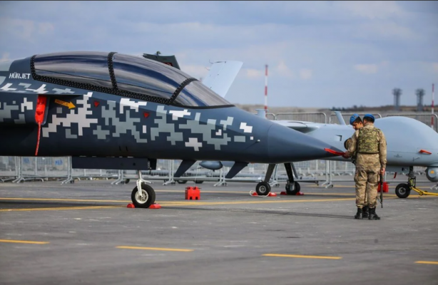 Foto - Ünlü pilot, Almanya'nın bile istediği Hürjet ile ilgili bomba gelişmeyi 'Nazar değmesin' diyerek duyurdu