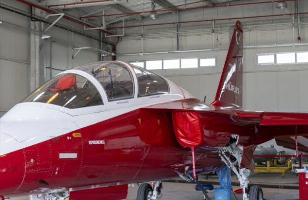 Foto - Ünlü pilot, Almanya'nın bile istediği Hürjet ile ilgili bomba gelişmeyi 'Nazar değmesin' diyerek duyurdu