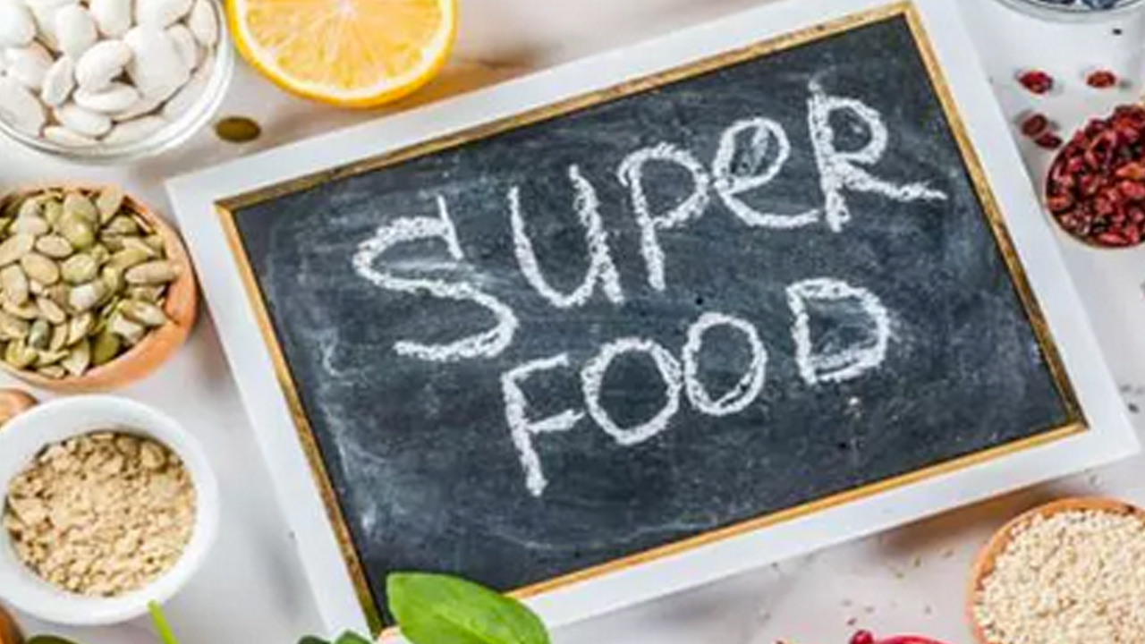 Ünlü Prof. Dr. Osman Müftüoğlu değerlendirdi: Süper besinler gerçekten şifa deposu mu? İşte o besinler…