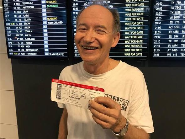 Foto - Ünlü profesörden Atatürk Havalimanı'nda şaşırtan hareket