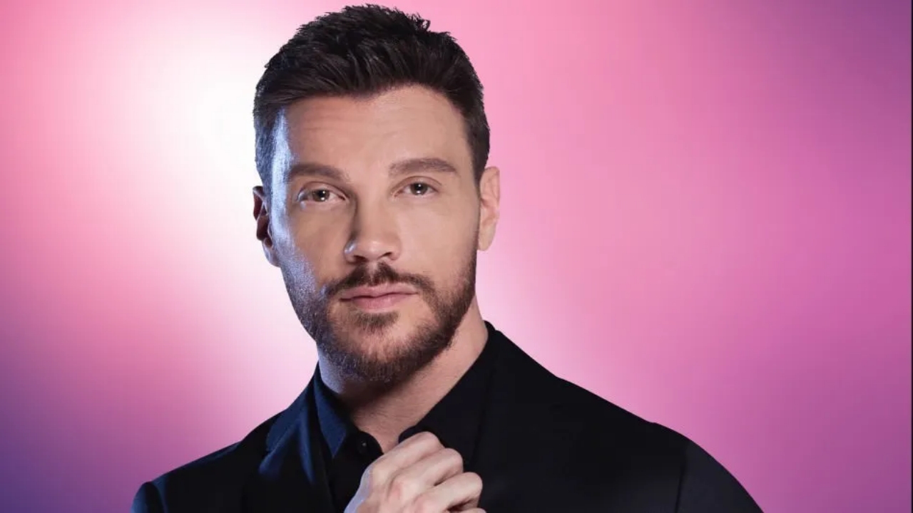 Ünlü şarkıcı Sinan Akçıl’dan, teşhirci kadınlara ayar: Sizin çıplak bedeninizi görmek zorunda değilim