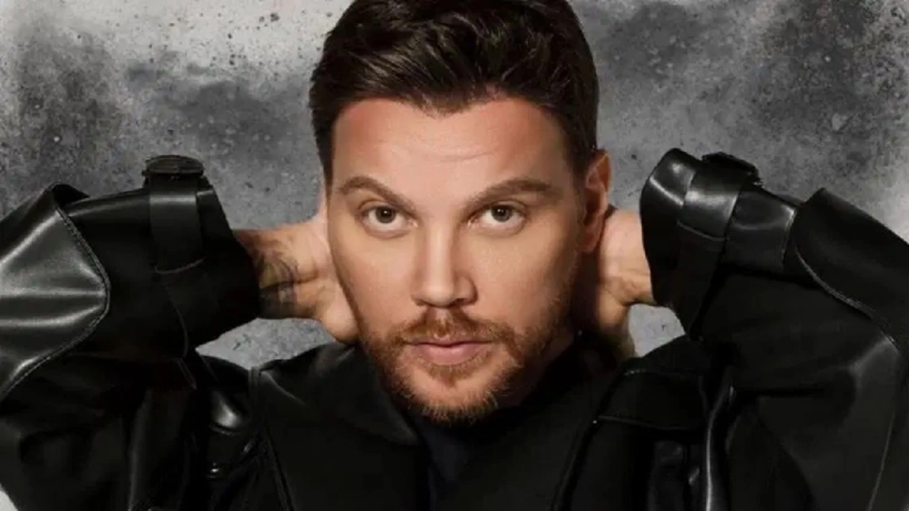 Foto - Ünlü şarkıcı Sinan Akçıl’dan, teşhirci kadınlara ayar: Sizin çıplak bedeninizi görmek zorunda değilim