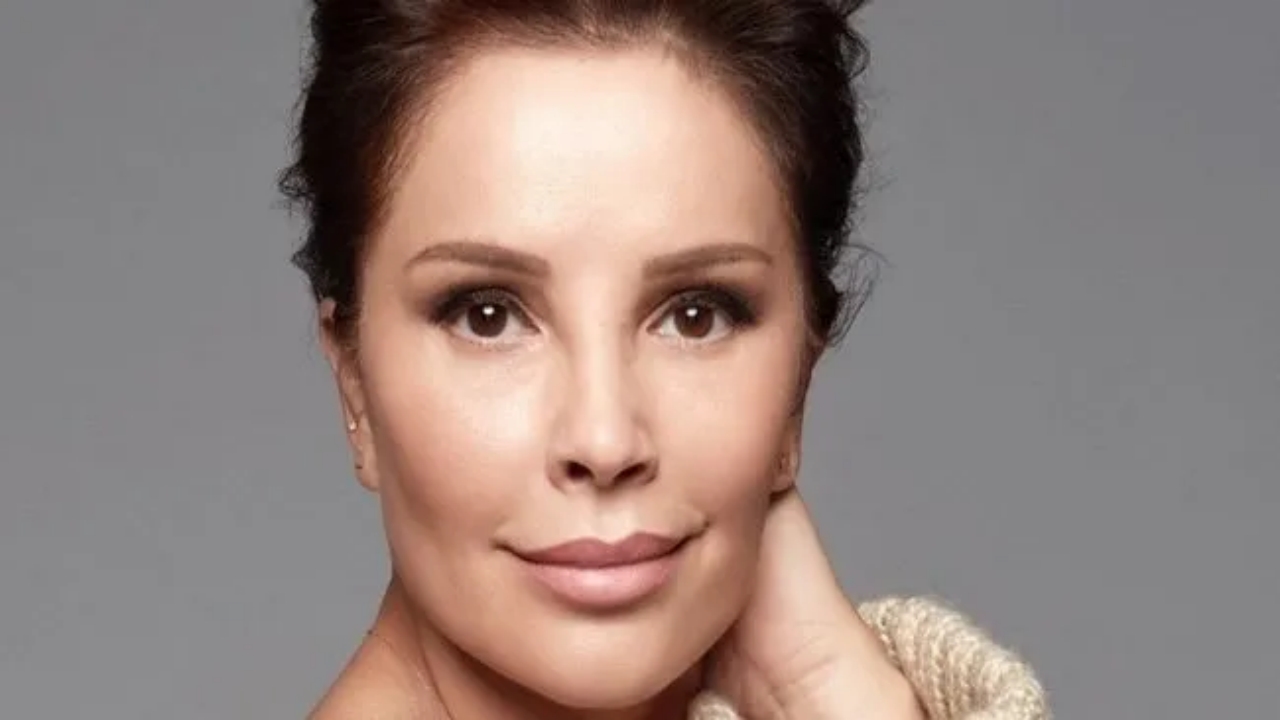 Foto - Ünlü şarkıcıdan, camideki giyim tarzına sert eleştiri: Mini etekler, şortlar... Maalesef çok yozlaştık 