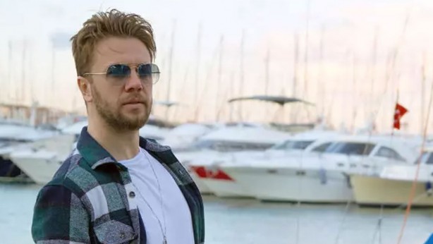 Foto - Ünlü şarkıcıdan "Ramazan ayı" tepkisi! Sözleri gündem oldu! İçki şişesiyle…