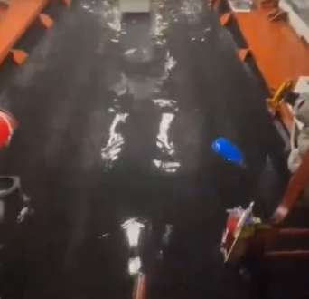 Foto - Ünlü savaş gemisi batıyor! Allah'ın adaleti işte, beter olun