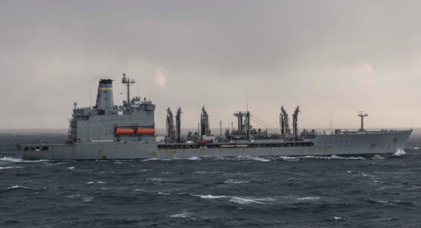 Ünlü savaş gemisi batıyor! Allah'ın adaleti işte, beter olun