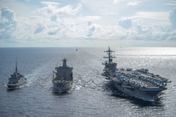 Foto - Ünlü savaş gemisi batıyor! Allah'ın adaleti işte, beter olun