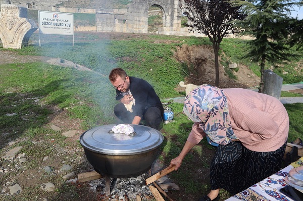 Foto - Ünlü şef antik kentte pilav yaptı! 