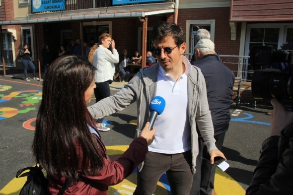 Foto - Ünlü simalar sandık başında
