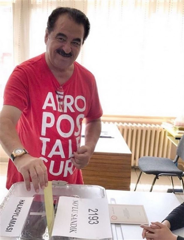 Foto - Ünlü simalar sandık başında