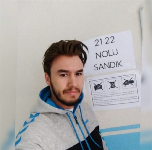 Foto - Ünlü simalar sandık başında