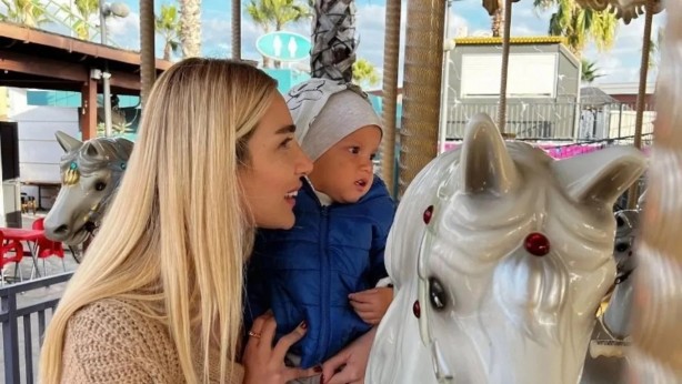 Foto - Ünlü sunucu Cansu Canan Özgen'e büyük şok! Komşuları ihbar etti